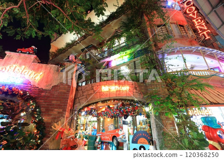 【沖繩縣】美國村夜景(Depot Island) 【沖繩縣】美國村夜景(Depot Island) 120368250