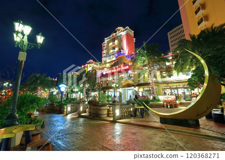 【沖繩郡】美國村夜景(Depot Island Boardwalk) 【沖繩郡】美國村夜景(Depot Island Boardwalk) 120368271