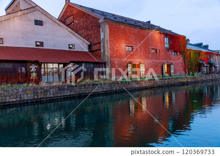 Otaru Canal at dusk as the lights start to come on Otaru Canal at dusk as the lights start to come on 120369733