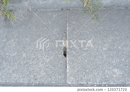 Clogged U-shaped drain cover Clogged U-shaped drain cover 120371720