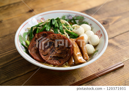 Grilled pork and soy sauce ramen Grilled pork and soy sauce ramen 120371931