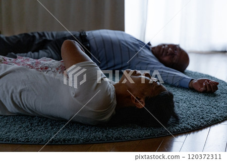 家庭自殺 120372311