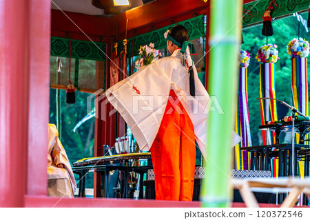 [神奈川縣] 鎌倉鶴岡八幡宮舉行七夕祭儀式 120372546