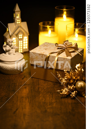 Christmas image (present) 120373382