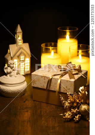 Christmas image (present) 120373383
