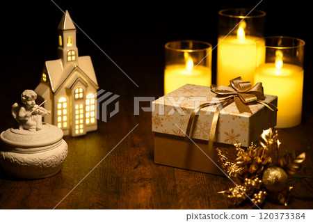 Christmas image (present) 120373384