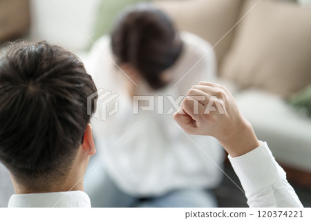 男人和女人打架 男人和女人打架 120374221