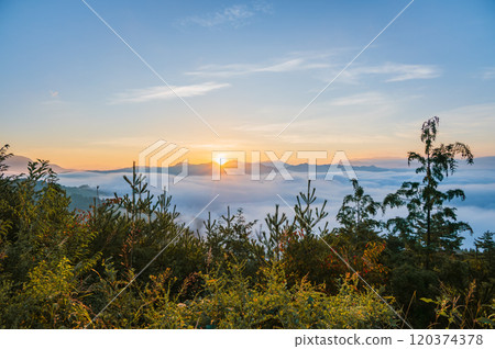 雲海與日出【北安津郡池田町廣津市】 120374378