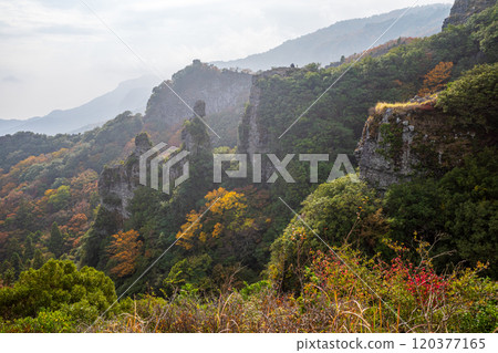 Beautiful autumn foliage in Kankakei, Shodoshima, Kagawa Prefecture, Japan 120377165