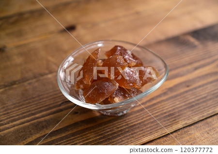 Amber sugar made from Wasanbon 120377772