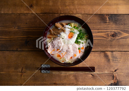 White soup ramen 120377792