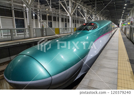 E5 Hayabusa at Shin-Hakodate-Hokuto Station 120379240