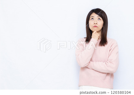 一個非常擔心的女人 120380104