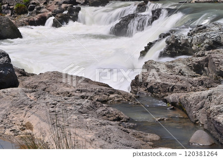 鳥龍灘的流動 鳥龍灘的流動 120381264