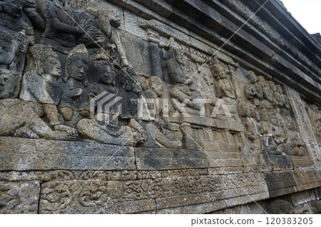 婆羅浮屠遺址，第一走廊浮雕/瑪雅女王和舒杜丹國王 [印尼日惹] 120383205