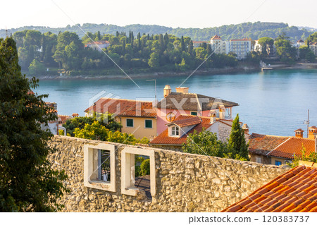 Rovinj, Croatia street with houses, sea Rovinj, Croatia street with houses, sea 120383737