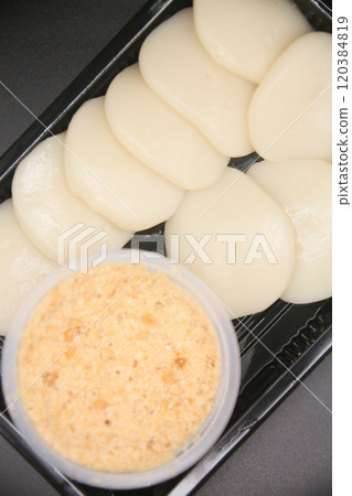 Mochi Mochi 120384819