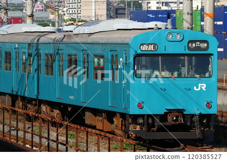和田岬線103系列車(開往吹田的列車停駛) 和田岬線103系列車(開往吹田的列車停駛) 120385527
