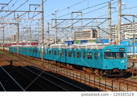 和田岬線103系列車(開往吹田的列車停駛) 和田岬線103系列車(開往吹田的列車停駛) 120385529