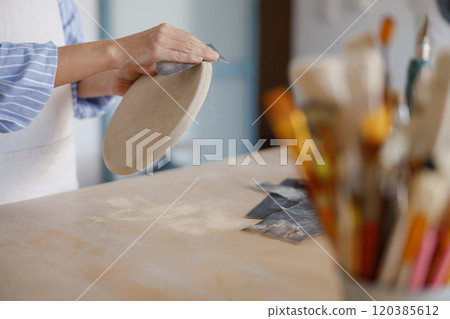 Crafting Art A Detailed CloseUp of the Intricate Pottery Making Process Unveiled 120385612