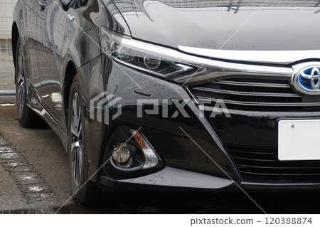 Car Image: Toyota's discontinued sedan, Toyota SAI 120388874