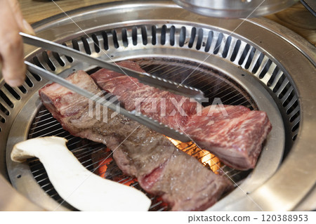 Korean bbq. Grilled beef ribs 120388953