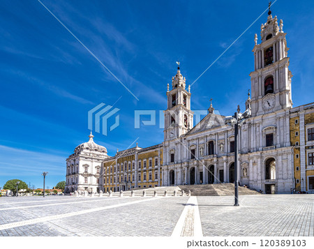 The Mafra National Palace is a monumental baroque and italianized palace-monastery in Mafra, Portugal. 120389103