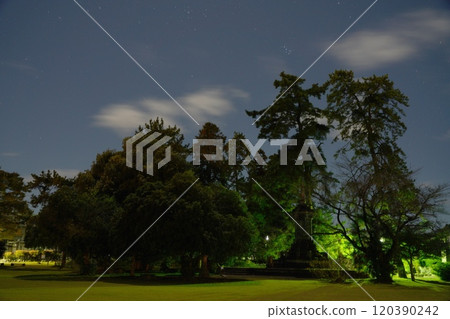深秋的關原戰場公園夜景 深秋的關原戰場公園夜景 120390242