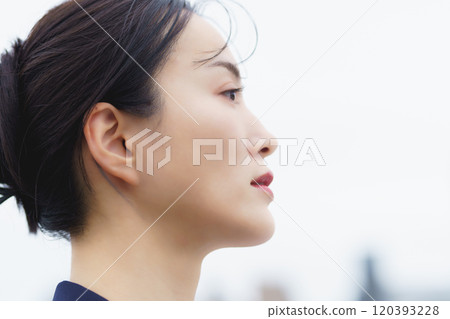 職業婦女被選為專案負責人 120393228