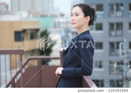 A career woman who was selected as a project leader A career woman who was selected as a project leader 120393304