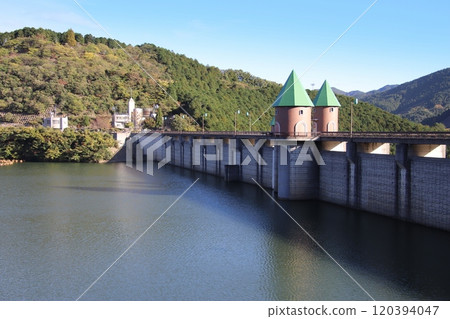 Narufuchi Dam in Sasaguri Town Narufuchi Dam in Sasaguri Town 120394047