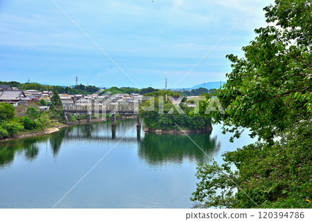 [岐阜縣] 美濃加茂市，位於飛騨川浮島的小山觀音（小山寺） 120394786