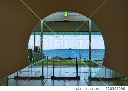 Yokosuka Art Museum 120395008