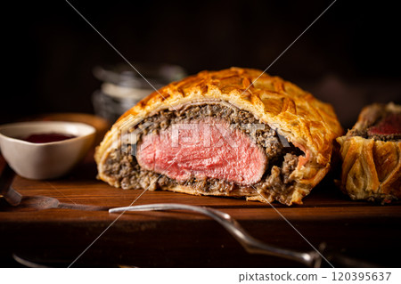 Perfect homemade Beef Wellington 120395637