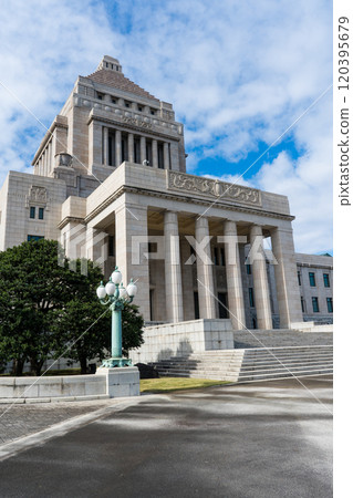 A refreshing blue sky and the view of the National Diet Building, the political center of Japan | October photo | Nagatacho, Chiyoda Ward, Tokyo A refreshing blue sky and the view of the National Diet Building, the political center of Japan | October photo | Nagatacho, Chiyoda Ward, Tokyo 120395679
