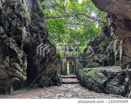 The power spot of Da Nang, Vietnam, "Marble Mountains" The power spot of Da Nang, Vietnam, "Marble Mountains" 120395899