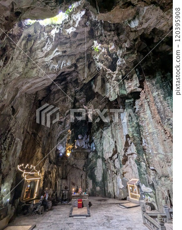 The power spot of Da Nang, Vietnam, "Marble Mountains" The power spot of Da Nang, Vietnam, "Marble Mountains" 120395908