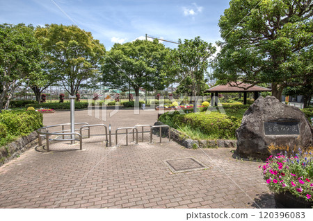 Tomioka Nishi Park, Tomioka Nishi, Kanazawa Ward, Yokohama City, Kanagawa Prefecture Tomioka Nishi Park, Tomioka Nishi, Kanazawa Ward, Yokohama City, Kanagawa Prefecture 120396083