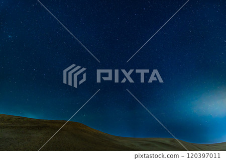Night view of Tottori Sand Dunes Night view of Tottori Sand Dunes 120397011