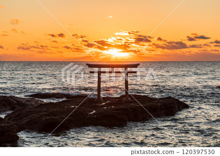 "Ibaraki Prefecture" Torii gate and sunrise on the coast of Oarai Isosaki Shrine "Ibaraki Prefecture" Torii gate and sunrise on the coast of Oarai Isosaki Shrine 120397530