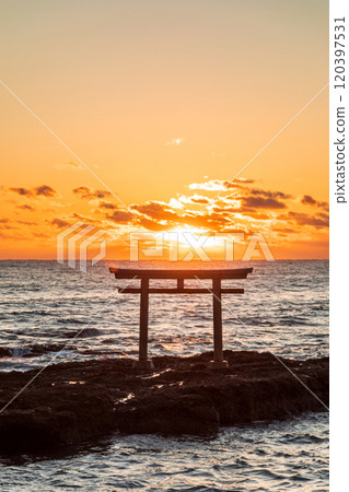 "Ibaraki Prefecture" Torii gate and sunrise on the coast of Oarai Isosaki Shrine "Ibaraki Prefecture" Torii gate and sunrise on the coast of Oarai Isosaki Shrine 120397531