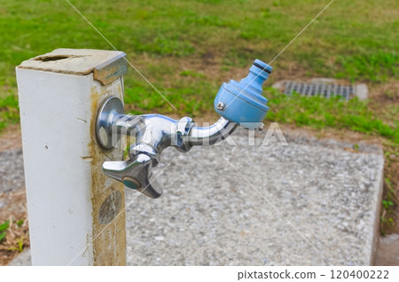 一個水龍頭 120400222