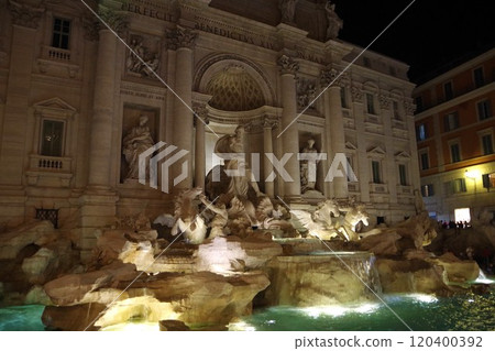 Trevi Fountain, tourist destination in Rome, Italy 120400392