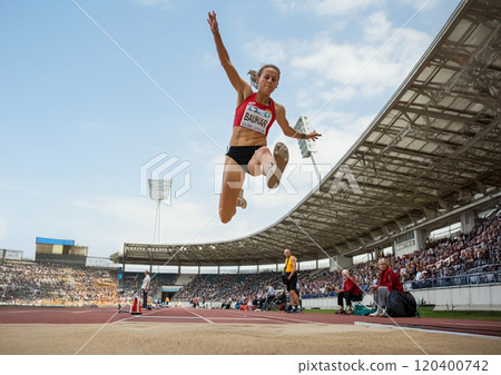 田徑跳遠圖片 120400742