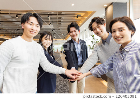 在時尚設計師辦公室工作的人 - Enjin - Ai Aio 在時尚設計師辦公室工作的人 - Enjin - Ai Aio 120403091