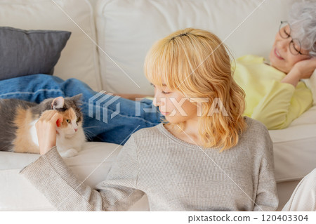 Living with cats Living with cats 120403304