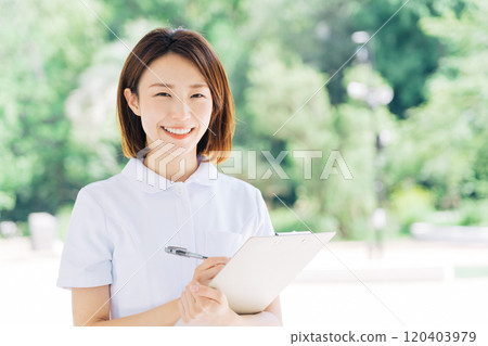 Smiling nurse Smiling nurse 120403979