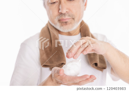 Beauty image of middle-aged men 120403983