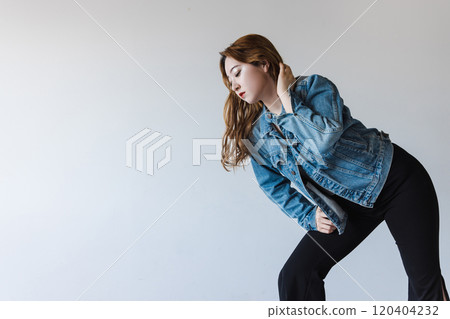 Bizarre fashion woman brown hair flared leg pants Bizarre fashion woman brown hair flared leg pants 120404232