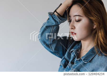 Unique woman Unique woman 120404234